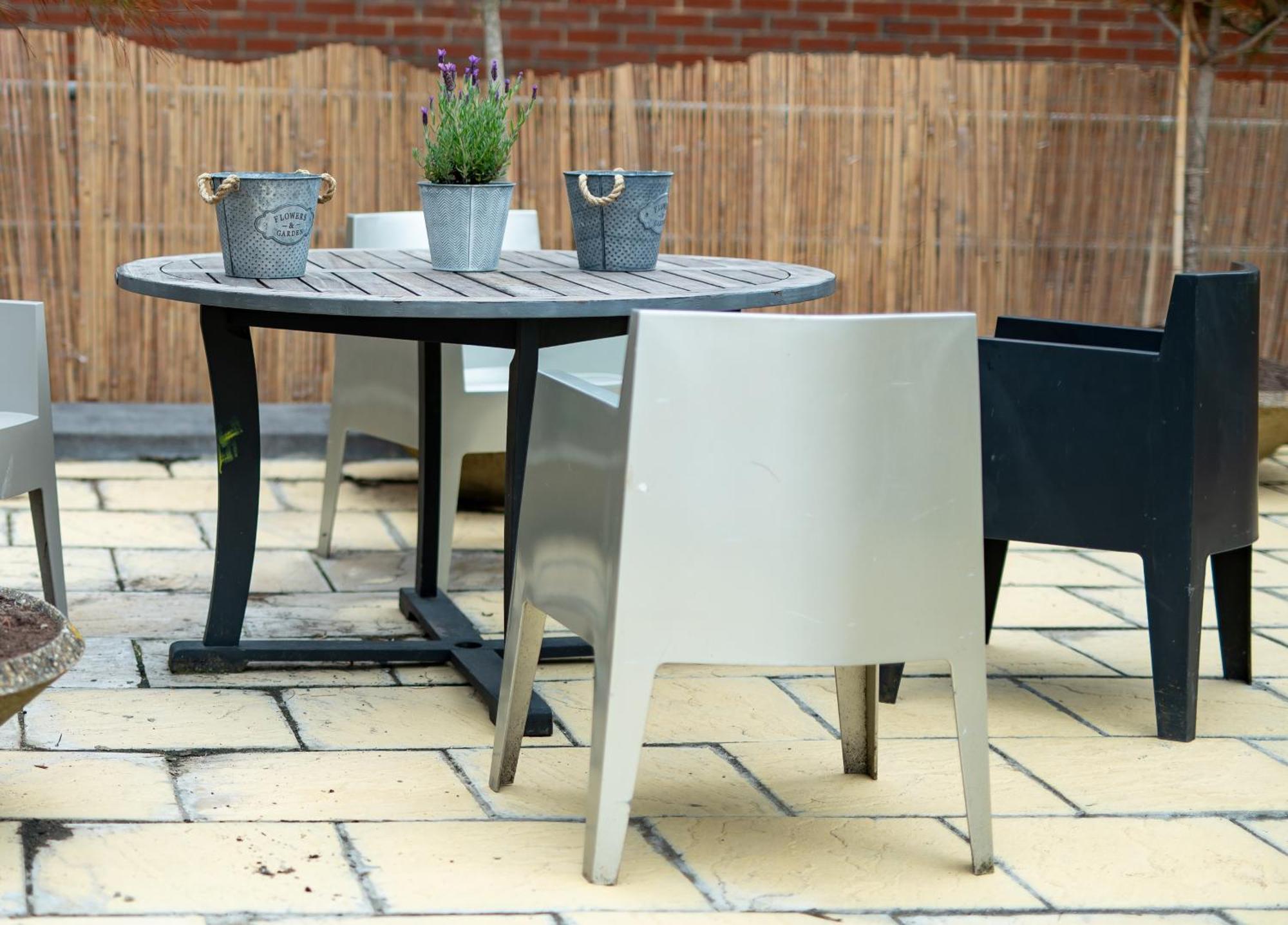 Stylish Lanes Pass The Keys Apartment